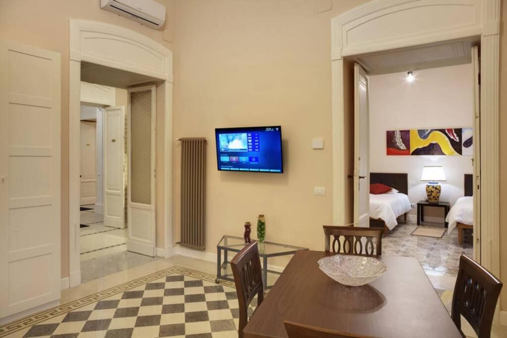 900 Liberty Style * Naples