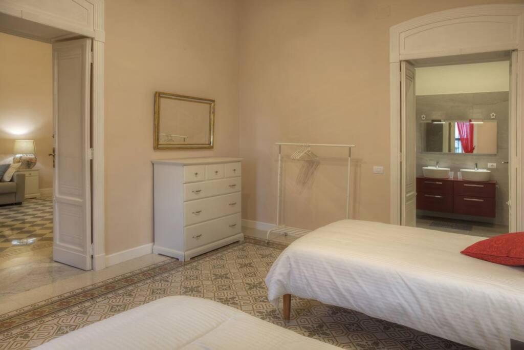 900 Liberty Style * Naples